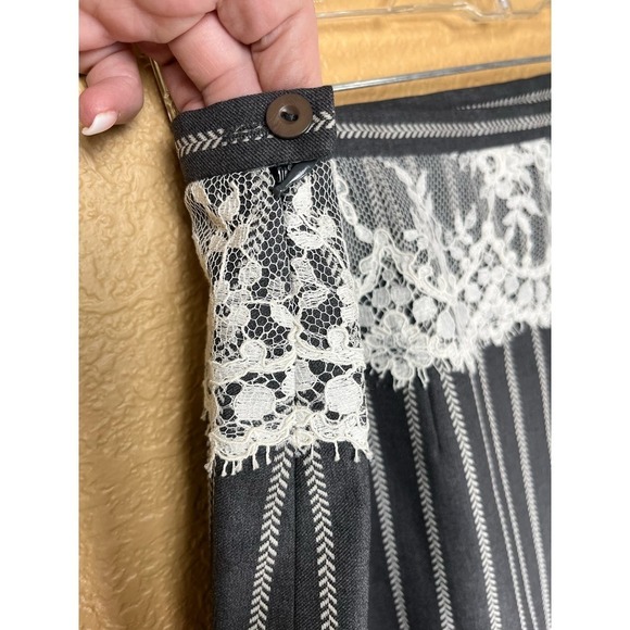Escada Wool Blend Pencil Skirt with Lace Accent, Size 46 (XL) - Picture 4 of 9